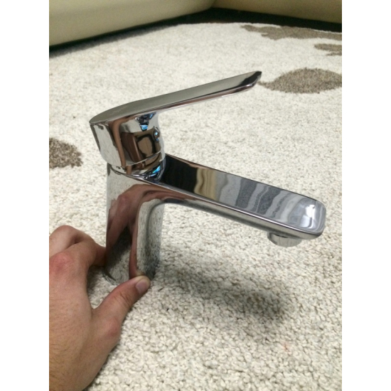 Смеситель для раковины ROSSINKA RS27-11 хром Смеситель для раковины ROSSINKA RS27-11 хром