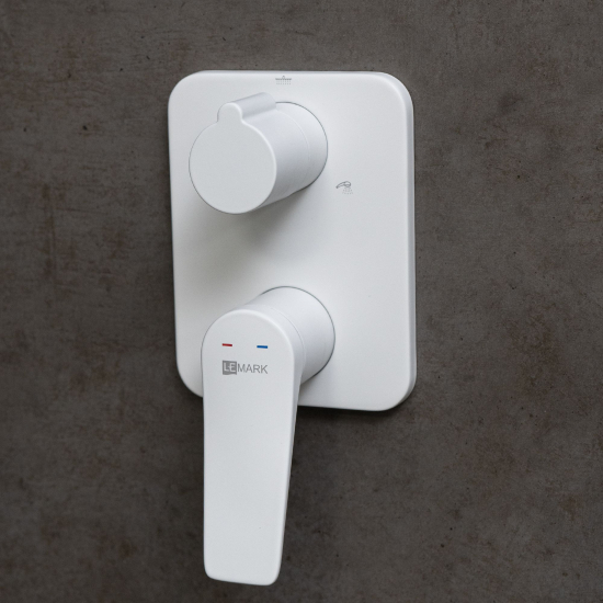 Душевой комплект LEMARK Bronx LM3729MW белый С ВНУТРЕННЕЙ ЧАСТЬЮ