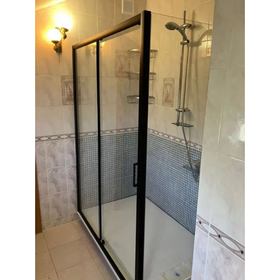 Душевой уголок VECONI Rovigo RV-040B 140x100 стекло прозрачное, профиль чёрный