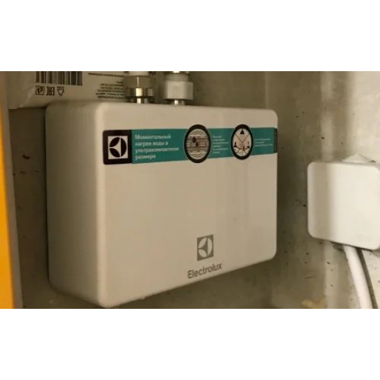 Проточный водонагреватель ELECTROLUX NP 4 AQUATRONIC 2.0