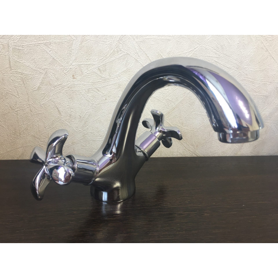 Смеситель для раковины LEMARK Flora LM0106C хром