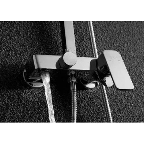 Душевая стойка D&K Berlin Technische DA1433715A02 хром / черный