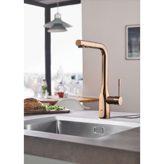 Смеситель для кухни GROHE Essence 30270DA0 с вытяжным изливом, тёплый закат