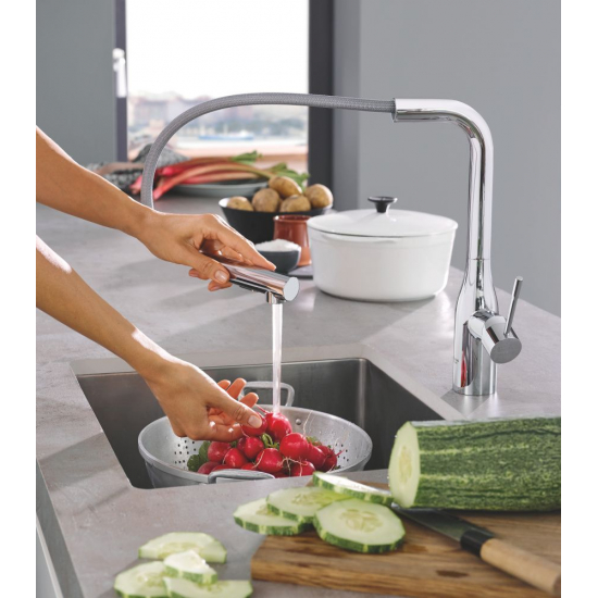 Смеситель для кухни GROHE Essence 30504000 с вытяжным изливом, хром