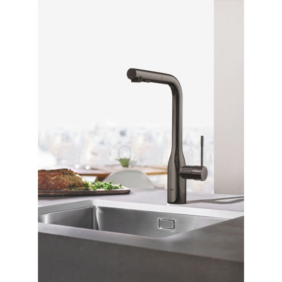 Смеситель для кухни GROHE Essence 30504A00 с вытяжным изливом, тёмный графит