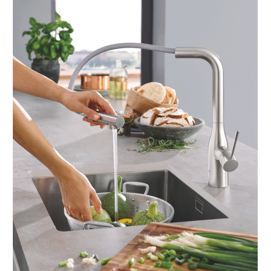 Смеситель для кухни GROHE Essence 30504DC0 с вытяжным изливом, хром матовый