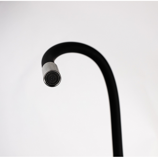 Смеситель для кухни из нержавеющей стали с гибким изливом ESKO K44B чёрный/сатин