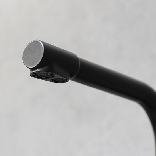 Смеситель для кухни LEMARK Expert LM5061BL с краном для питьевой воды, чёрный