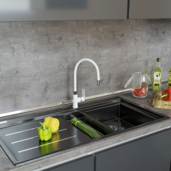 Смеситель для кухни MIXLINE Plus City White ML33-098 с гибким изливом, белый/хром
