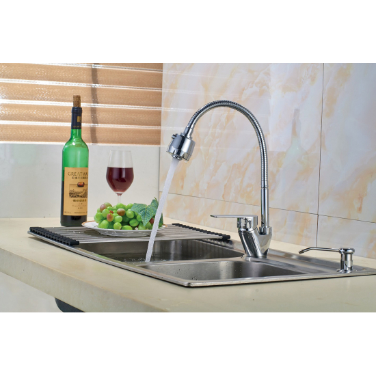 Смеситель для кухни с гибким изливом ROSSINKA S35-26