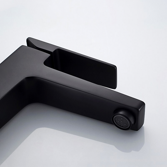 Смеситель для раковины LEDEME H78B L1078B чёрный