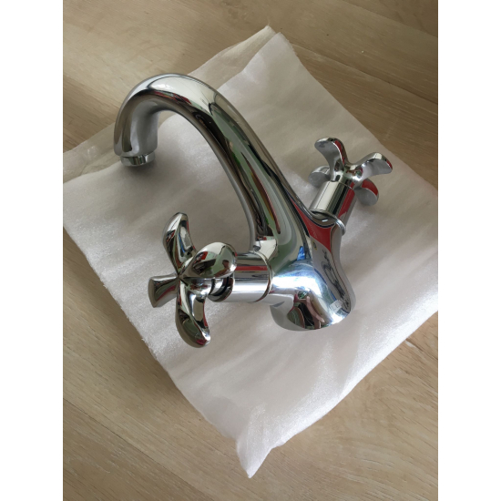 Смеситель для раковины LEMARK Flora LM0106C хром