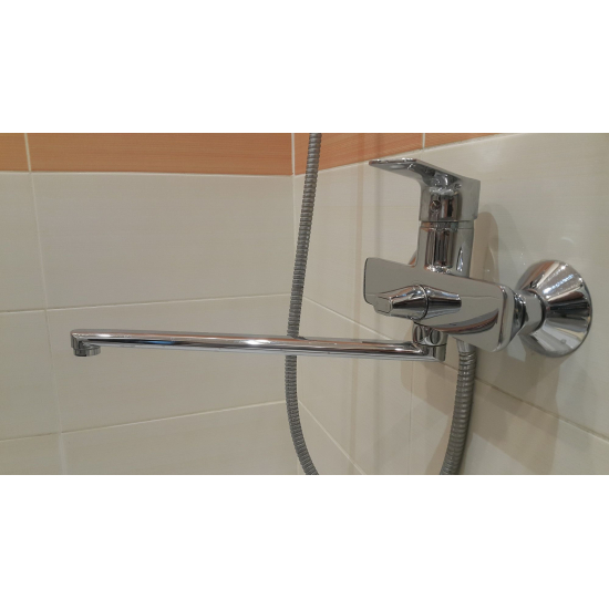 Смеситель для ванны ROSSINKA RS27-33