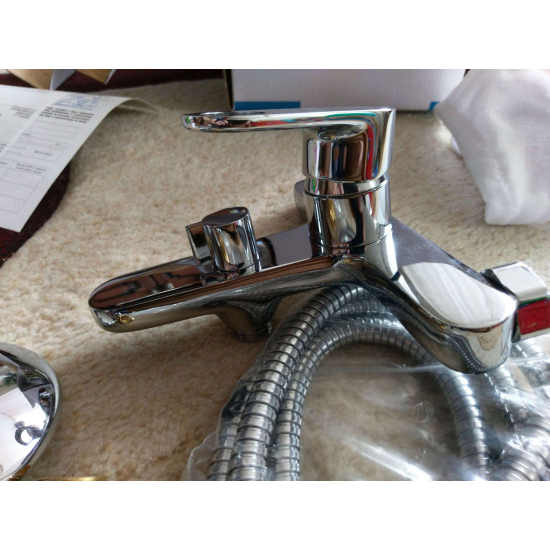 Смеситель для ванны ROSSINKA RS33-31