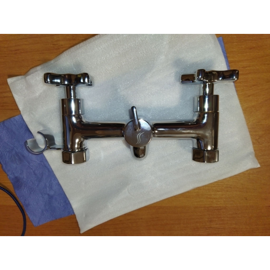 Смеситель для ванны ROSSINKA RS39-84