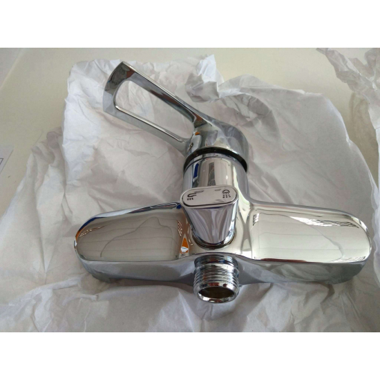 Смеситель для ванны ROSSINKA T40-32