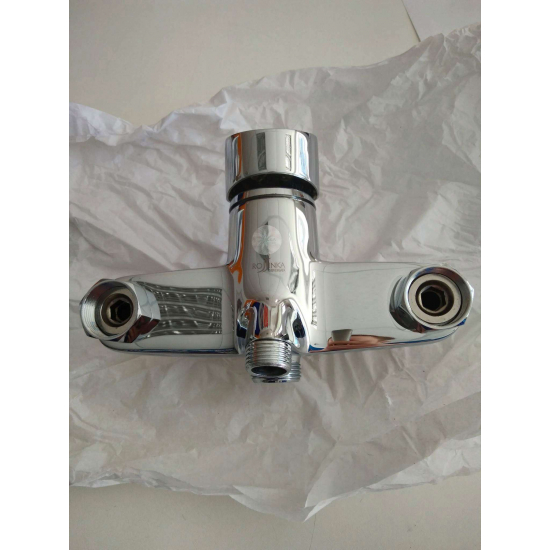 Смеситель для ванны ROSSINKA T40-32