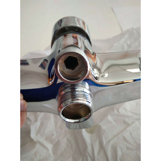 Смеситель для ванны ROSSINKA T40-32