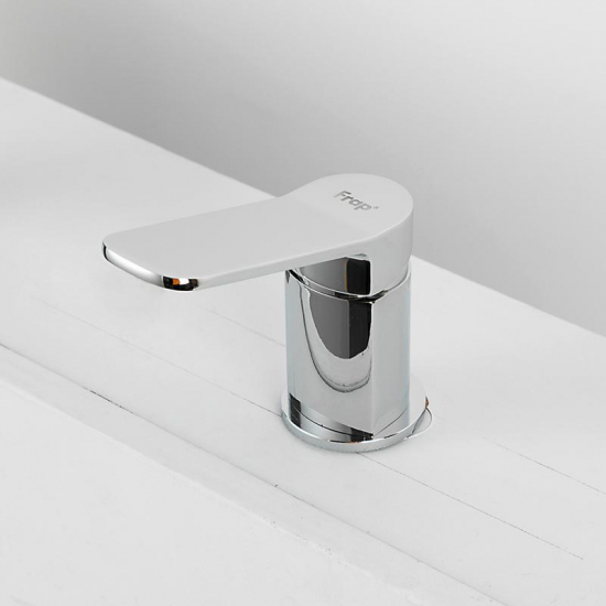 Смеситель на борт ванны FRAP H61 F1161 на 3 отверстия 