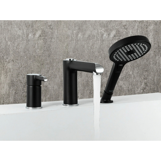 Смеситель на борт ванны GAPPO G03-6 G1103-6 на 3 отверстия, чёрный/хром