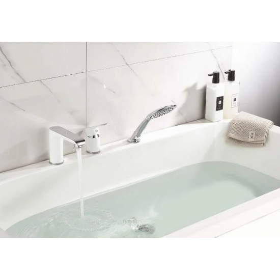 Смеситель на борт ванны ROSSINKA W40-39