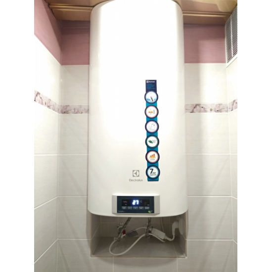 Водонагреватель накопительный ELECTROLUX EWH 100 Formax DL