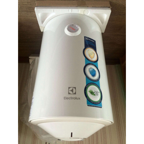 Водонагреватель накопительный ELECTROLUX EWH 100 Quantum Pro