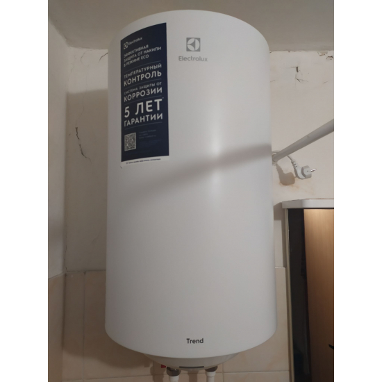 Водонагреватель накопительный ELECTROLUX EWH 100 Trend