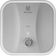 Водонагреватель накопительный ELECTROLUX EWH 15 Q-bic O над мойкой