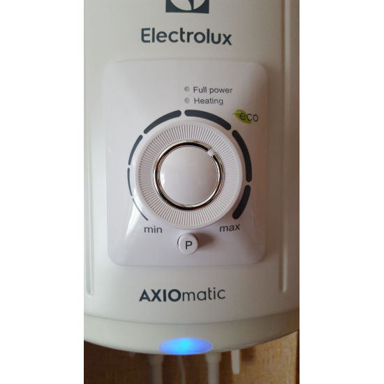 Водонагреватель накопительный ELECTROLUX EWH 50 AXIOmatic Slim
