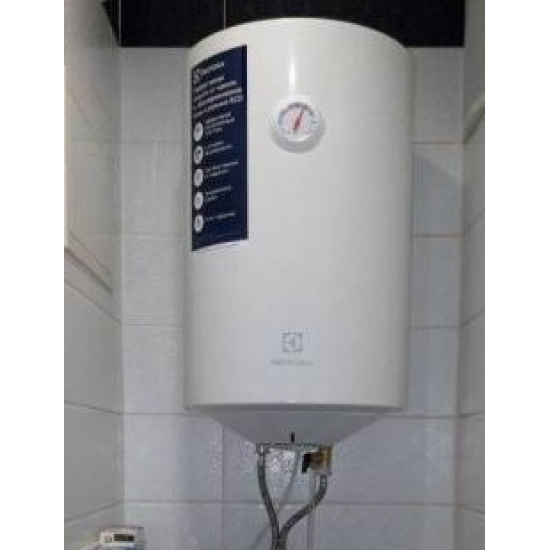 Водонагреватель накопительный ELECTROLUX EWH 50 Quantum Pro