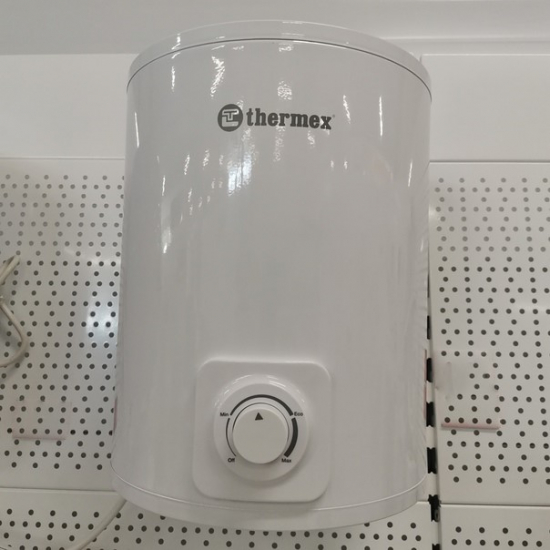 Водонагреватель накопительный THERMEX Inox Cask IC 15 O над раковиной