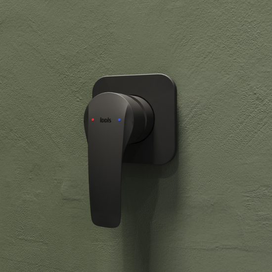 Встраиваемый смеситель для душа и ванны IDDIS Ray RAYBL00i66 С ВНУТРЕННЕЙ ЧАСТЬЮ, чёрный матовый